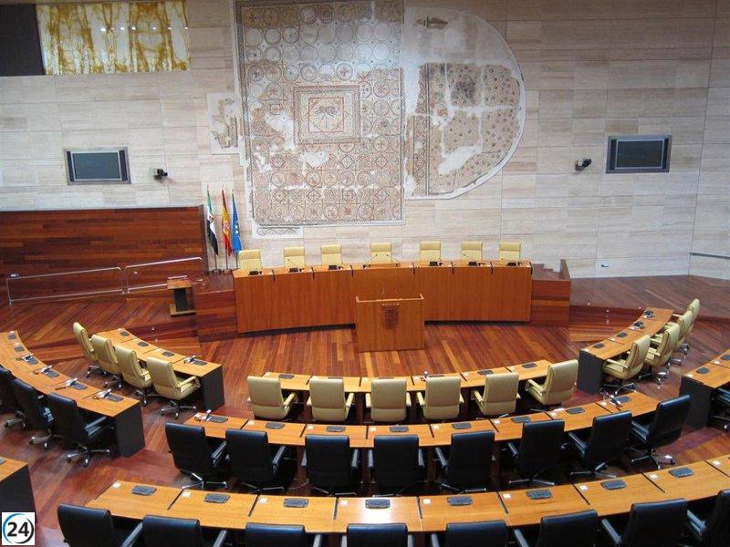 PSOE lidera con 28-29 escaños, PP obtiene 24-26, Vox consigue 5-6 y Unidas por Extremadura alcanza 4-8, según el CIS.