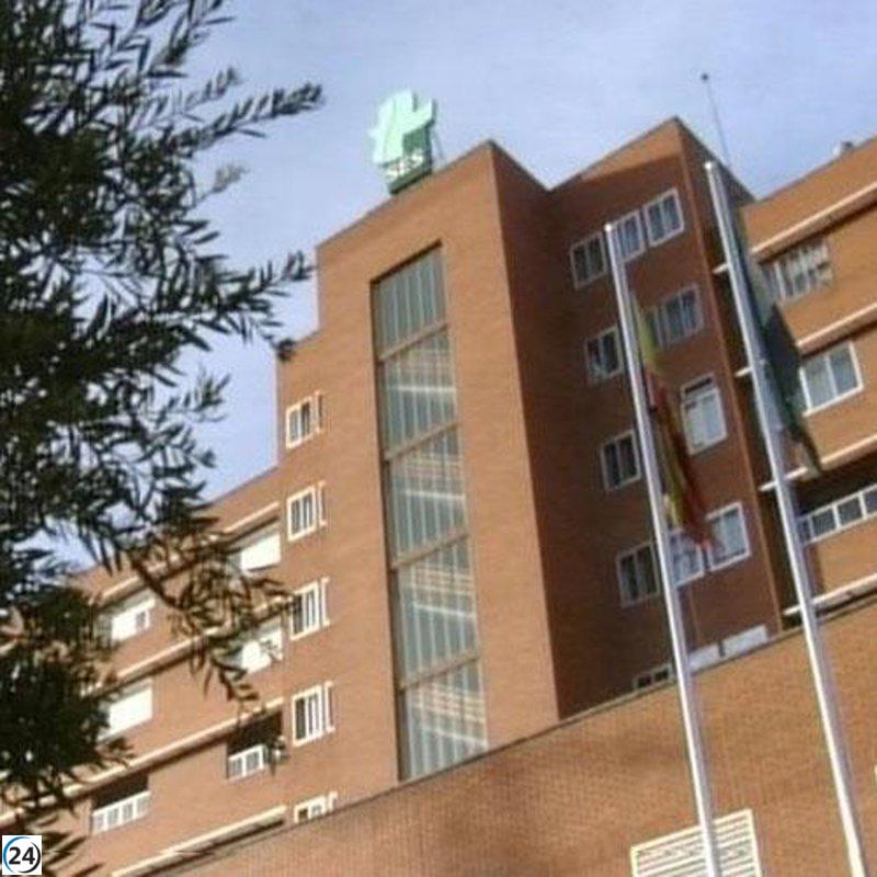 Ramas de árbol hieren a tres niñas en Badajoz.