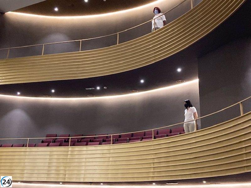 Junta y Ayuntamiento de Mérida firman convenio para dotar de programación estable al Teatro María Luisa.