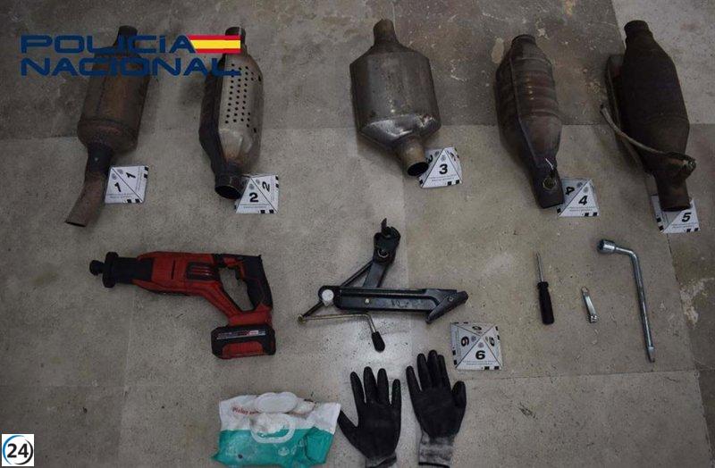 Tres hombres arrestados por robar catalizadores en Plasencia.
