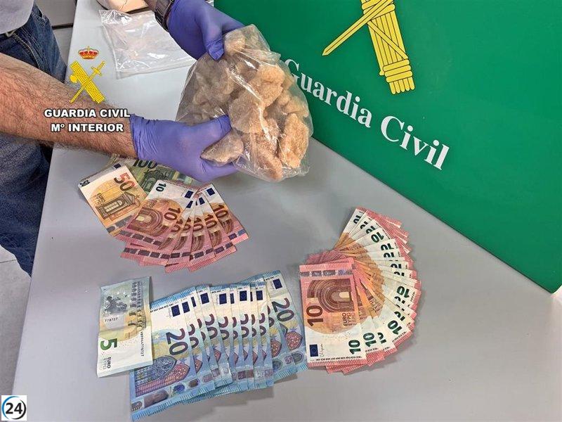 Encuentran droga en un coche tras una infracción de tráfico en Trujillanos