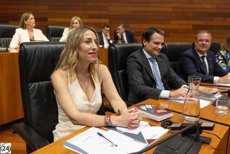 Guardiola (PP) aplaza junta directiva y subraya diálogo con Vox para formar gobierno.