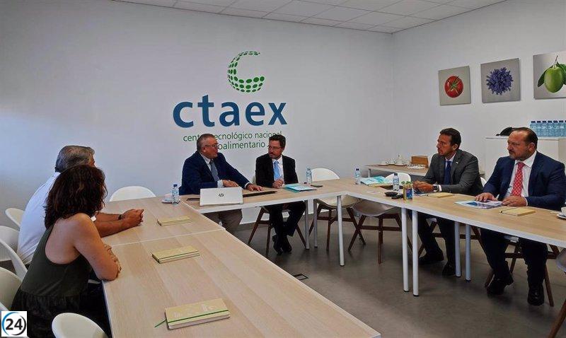 Junta de Extremadura se asocia con Ctaex por transferencia tecnológica al sector privado.