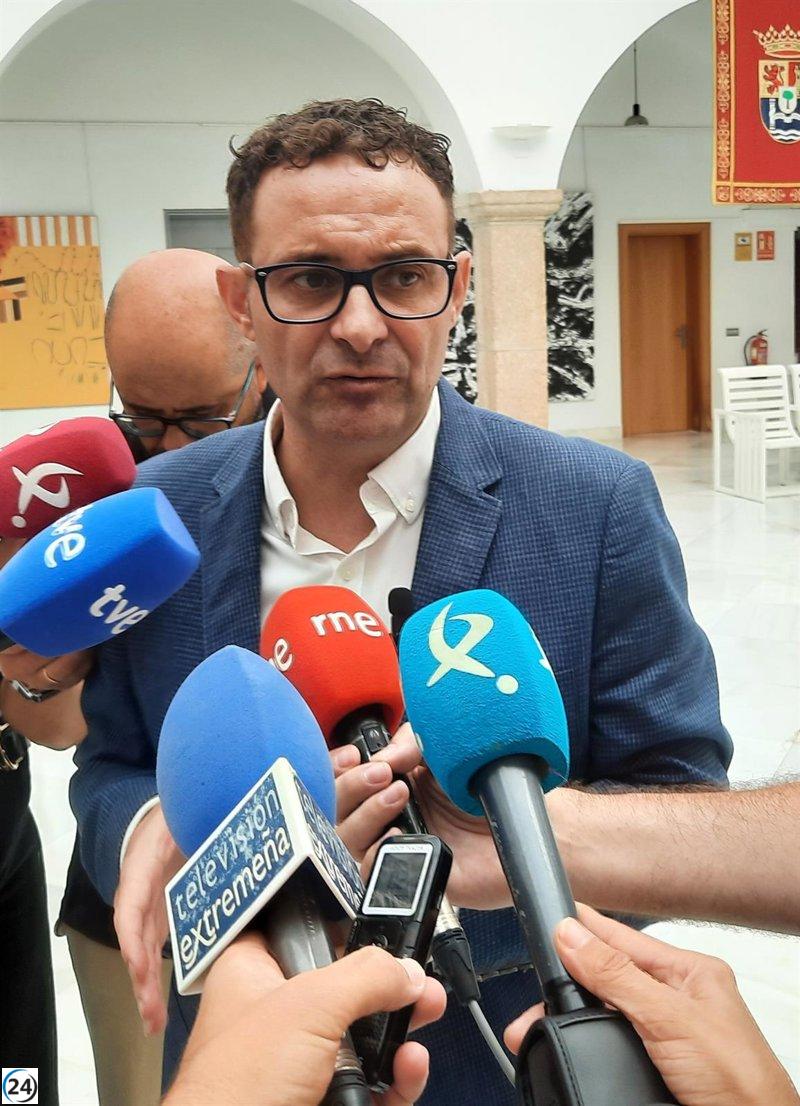 El PSOE extremeño censura la actitud fiscal de Guardiola y augura un futuro sombrío para la región.
