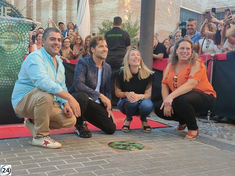 Bisbal deja su huella en la Vía Musicorum de Mérida antes de cumplir su deseo de actuar en el Teatro Romano sin ningún obstáculo