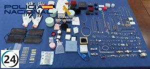 Dos jóvenes encarcelados por delitos de robo en domicilios de Badajoz y Mérida