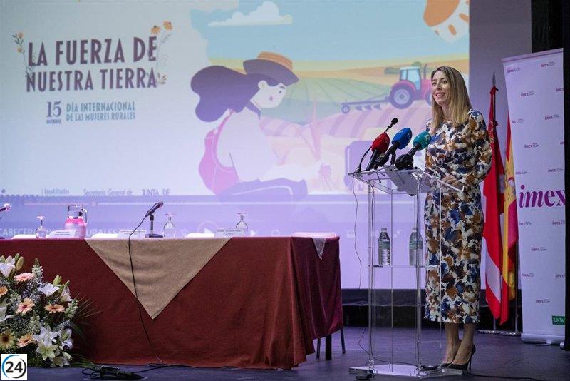 Guardiola elogia el papel esencial de las mujeres rurales y garantiza el pago anticipado de la PAC