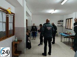 Claraboya se desprende en colegio de Montánchez debido a condiciones meteorológicas, forzando la evacuación de los alumnos.