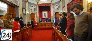 Badajoz se enorgullece de su nueva bandera oficial: un carmesí símbolo de valentía y tradición, adornada con elementos emblemáticos como el león, la columna y el río.