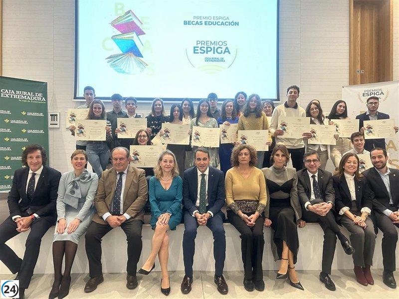 Caja Rural de Extremadura galardona a los 20 estudiantes destacados de ESO y FP en las Becas Espiga