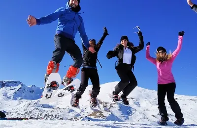 Raquetas de nieve en Extremadura, una actividad diferente y emocionante