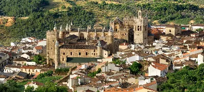 Conoce el impresionante Monasterio de Guadalupe en Extremadura