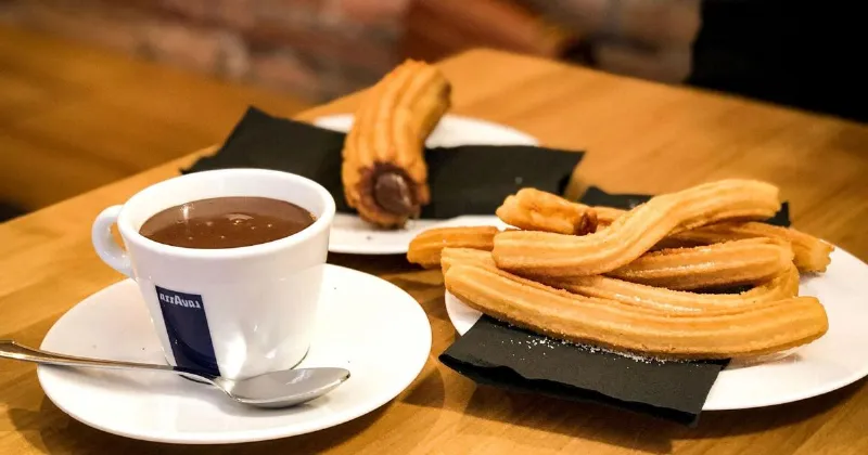 ¿Cuál es el origen de los famosos churros con chocolate en Extremadura?